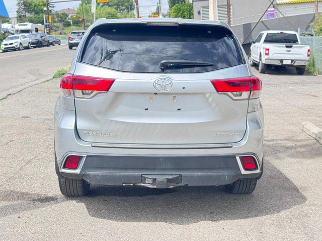 2017 Toyota Highlander AWD 4dr Limited in Cars & Trucks in Calgary - Image 4