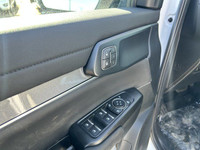 The Ford Ranger is back to roam the roads of North America, and it's everything that it was hyped up... (image 4)