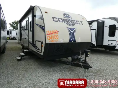 Year: 2018 Stock Number: UX6736 Status: PreOwned Weight: 5401 Lbs. Length: 27 ft Sleeps: 6 Included...