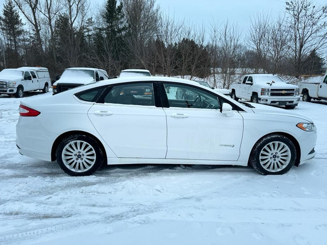 2013 Ford Fusion Hybrid SE in Cars & Trucks in Oakville / Halton Region - Image 2