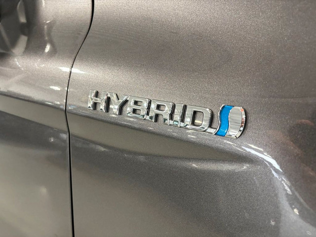  2018 Toyota Camry Hybrid LE|ALLOYS|BACKUPCAMERA|HEATEDSEATS|EVM in Cars & Trucks in City of Toronto - Image 4