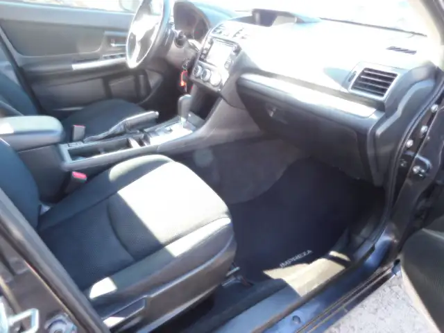 Subaru Impreza Premium 2016 in Cars & Trucks in City of Montréal - Image 18