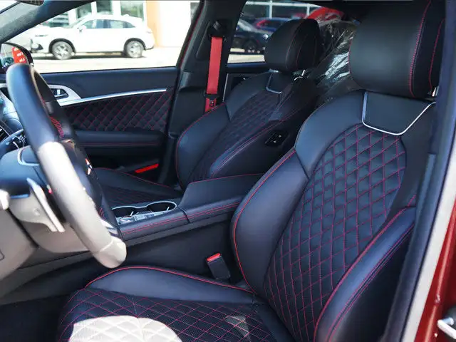 2023 Genesis G70 3.3T Sport | Winter Tires | Tint dans Autos et camions dans Hamilton - Image 21