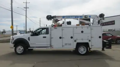 2019 FORD F-550 XLT SERVICE TRUCK WITH CRANE NEW ARRIVAL... Amvic Licenced... -CREW CAB - 11 FT SERV...