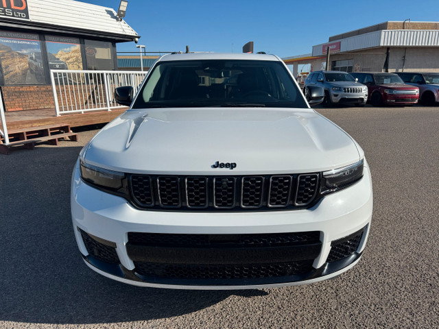 2023 Jeep Grand Cherokee Limited in Cars & Trucks in Lethbridge - Image 3