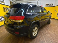 THE 2018 JEEP GRAND CHEROKEE LAREDO COMBINES RUGGED CAPABILITY WITH COMFORTABLE LUXURY. THIS SUV OFF... (image 4)