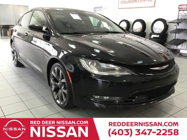 2015 Chrysler 200 S *RARE AWD* ONE OWNER, LEATHER AND  in Cars & Trucks in Red Deer