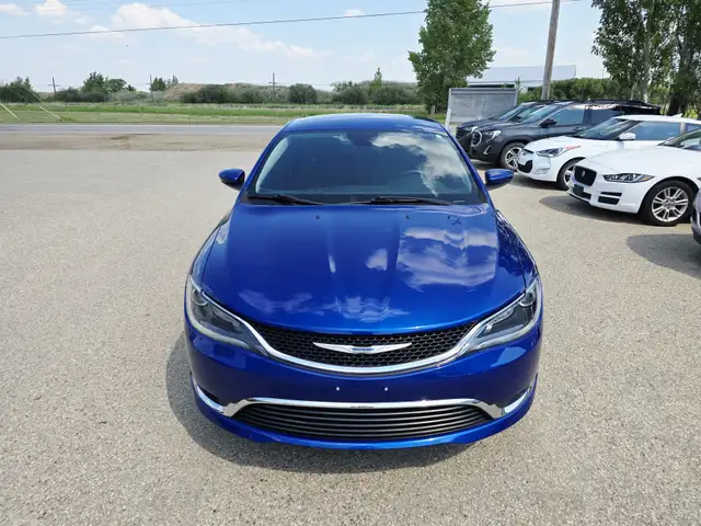 2015 Chrysler 200 Limited*FULLY LOADED*LOW KM*MINT IN & OUT*63871127774593121