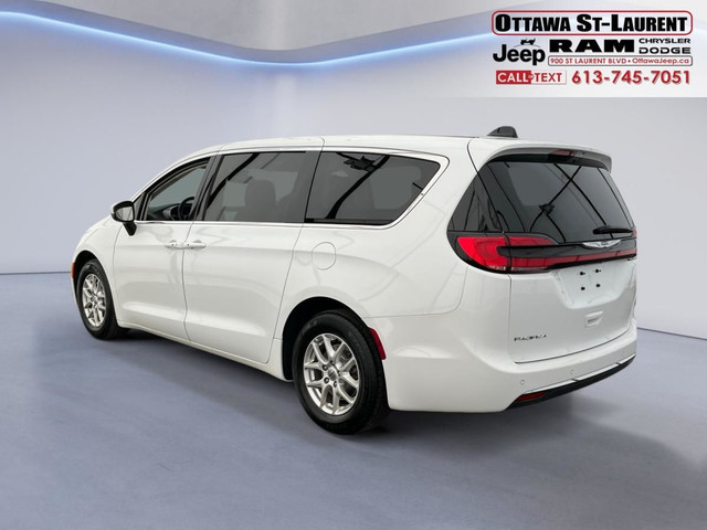 2023 Chrysler Pacifica Touring L FWD in Cars & Trucks in Ottawa - Image 2
