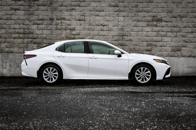 2021 Toyota Camry SE - Heated Seats - Apple CarPlay in Cars & Trucks in Cornwall - Image 2