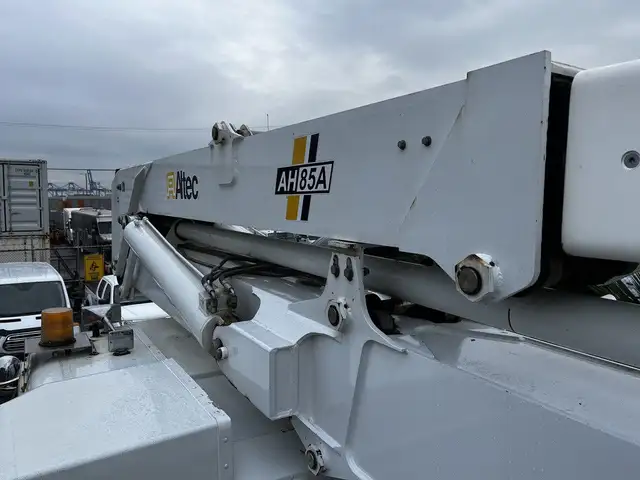 2011 Western Star 4900 Twin Steer DD15 Altec AH85A Bucket Truck in Heavy Trucks in Delta/Surrey/Langley - Image 31