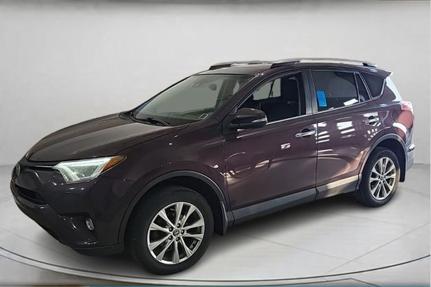 2018 Toyota RAV4 Limited in Cars & Trucks in City of Montréal - Image 3