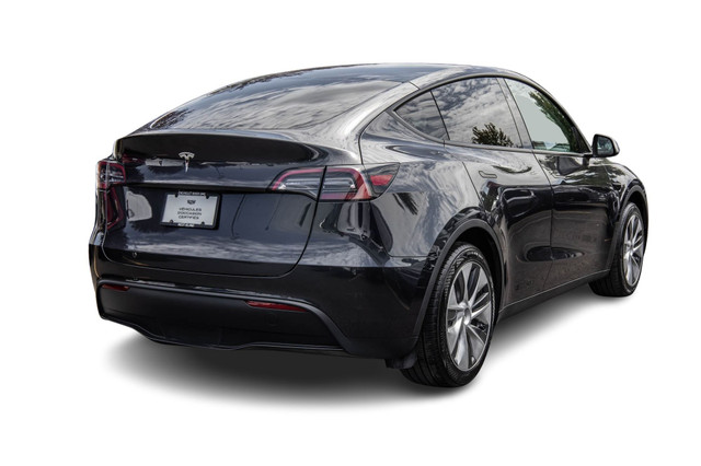 2024 Tesla Model Y RWD * Standard range* Toit panoramic Standard dans Autos et camions  à Ville de Montréal - Image 4