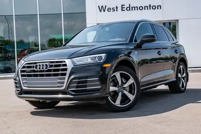 QUATTRO AWD - Premium LEATHER Interior - PANORAMIC Sunroof - NAVIGATION - Digital Infotainment - HEA...
