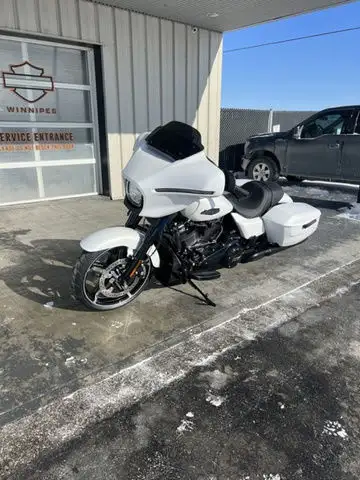 2025 Harley-Davidson FLHX - Street Glide in Sport Touring in Winnipeg - Image 7
