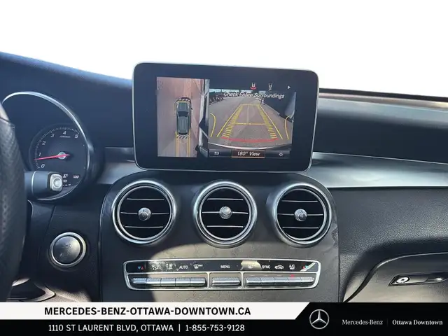 2019 Mercedes-Benz GLC300 4MATIC SUV Premium Plus & Sport Pkg dans Autos et camions dans Ottawa - Image 13