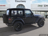 Fully automatic headlights, ParkView Rear Back-Up Camera, Steering wheel mounted audio controls, Sto... (image 5)