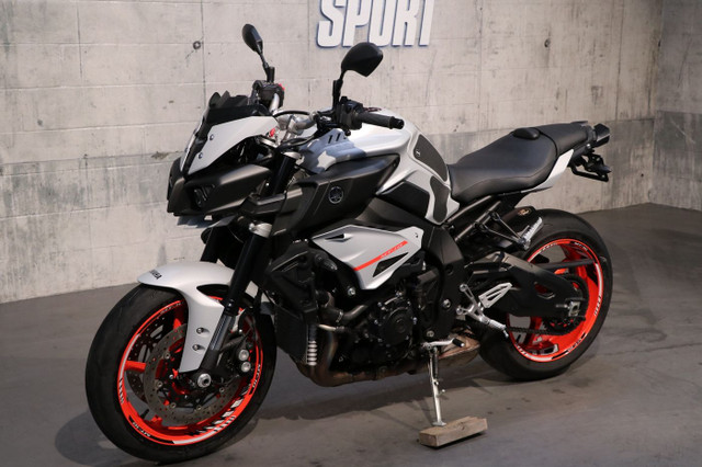 2020 Yamaha MT-10 in Sport Touring in Laurentides - Image 2