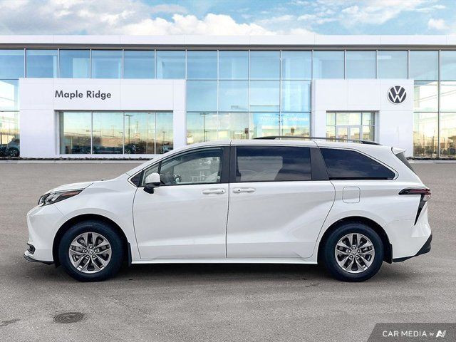 2025 Toyota Sienna LE | Hybrid | AWD | Adaptive Cruise in Cars & Trucks in Tricities/Pitt/Maple - Image 2