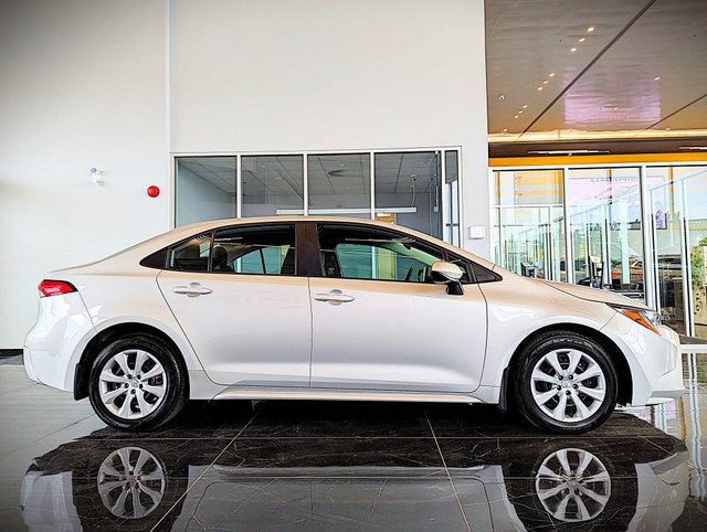 2023 Toyota Corolla LE in Cars & Trucks in City of Montréal - Image 4