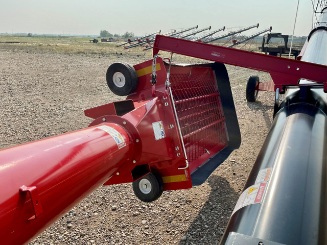 2024 AGI  X2  Series  10" x 73 FT Swing Away Auger in Farming Equipment in Strathcona County - Image 3