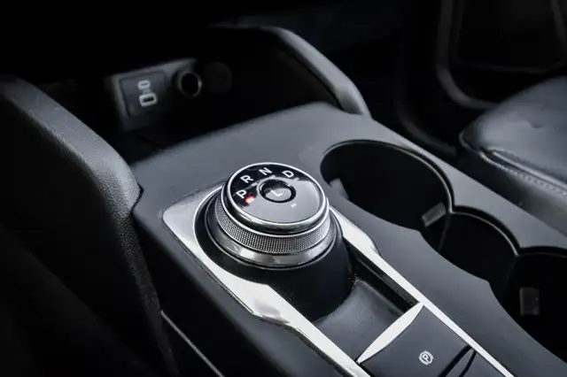 2021 Ford Escape Titanium Hybrid AWD • NAVIGATION • PREM. AUDIO in Cars & Trucks in Kingston - Image 22