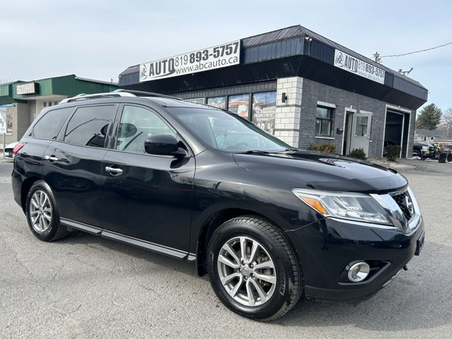 2015 Nissan Pathfinder SV AWD Low Kms 7 Psgrs Backup Camera Heat in Cars & Trucks in Gatineau