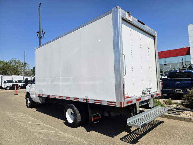 2024 Ford E-Series Cutaway E-450 DRW 176" WB, 7.3L V8 Gas, 16ft  in Cars & Trucks in St. Albert - Image 3