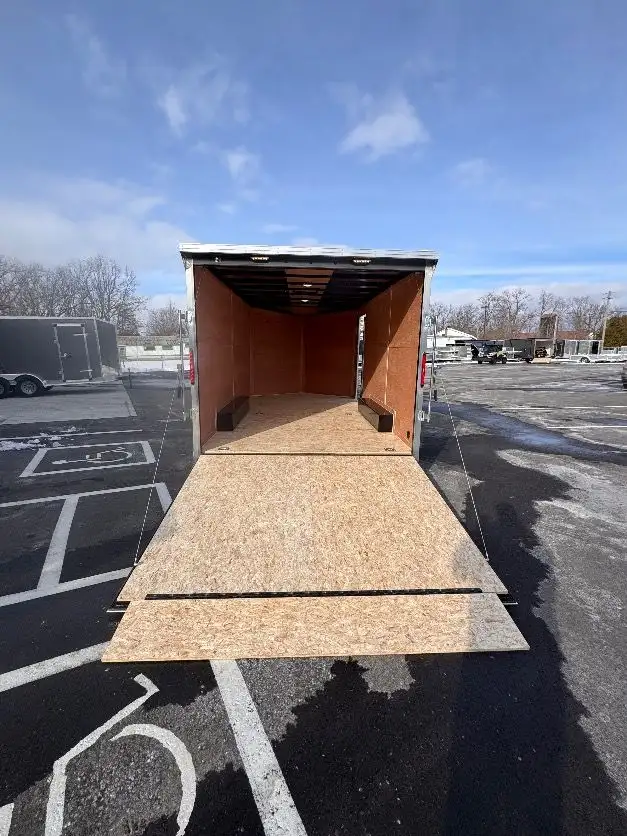 8.5x16 Tandem Axle 7.6Ft INT Height Enclosed cargo Trailer in Cargo & Utility Trailers in Brantford - Image 8