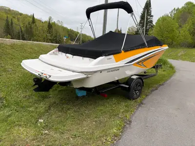 2015 Glastron GT 205 bowrider , Consignment Sale, Mercruiser 5.0 ltr, MPI, 78 hours. No trailer. Ove...
