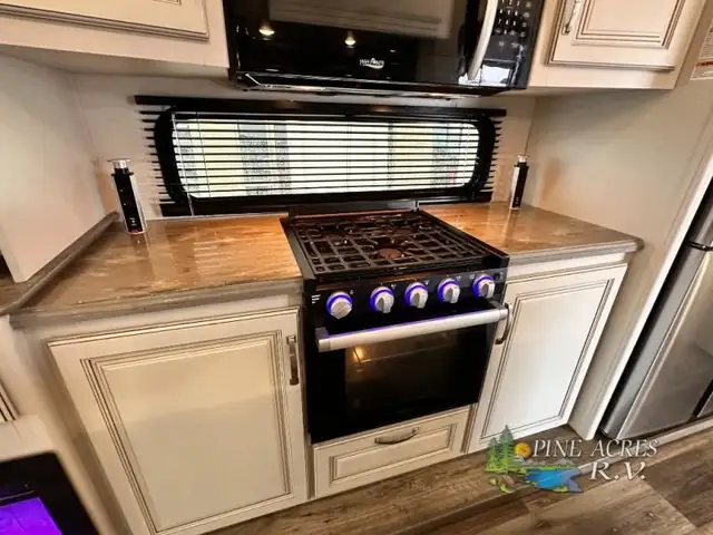 2022 Keystone RV Cougar 316RLS Huge in Travel Trailers & Campers in Moncton - Image 26