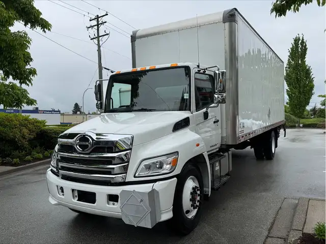 2023 Hino L7 in Heavy Trucks in Delta/Surrey/Langley - Image 3