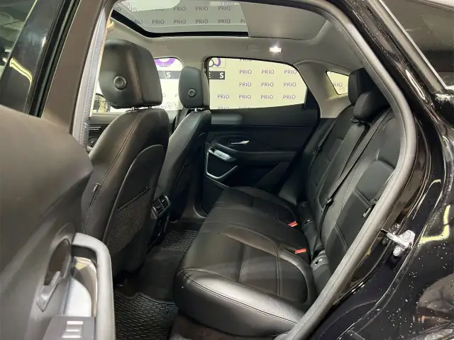 2020 Jaguar E-PACE dans Autos et camions dans Ottawa - Image 18