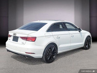 L'Audi A3 2.0T Progressiv AWD 2018 se distingue comme une berline compacte premium alliant performan... (image 6)