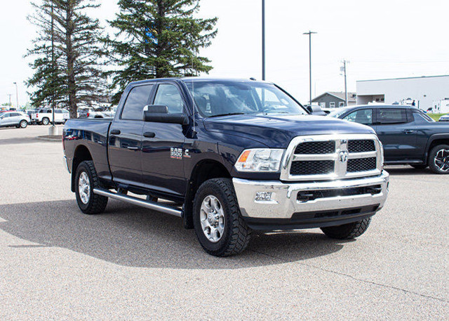 2017 Ram 3500 SLT in Cars & Trucks in Medicine Hat - Image 4
