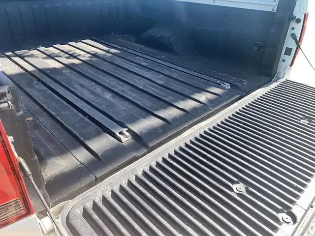 2014 NISSAN TITAN SV 4X4 SWB in Cars & Trucks in Stratford - Image 18