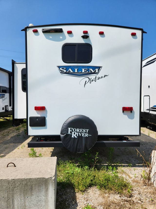 2023 FOREST RIVER Salem 26RBSX in Travel Trailers & Campers in London - Image 4