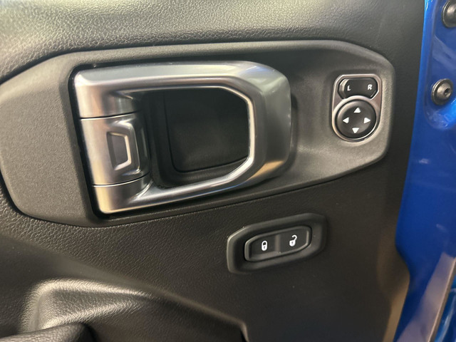 2023 Jeep Gladiator Sport S in Cars & Trucks in Edmonton - Image 4