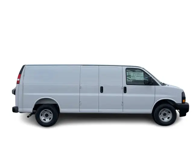 2025 GMC Savana Cargo 2500 WT 155 in Cars & Trucks in City of Montréal - Image 17