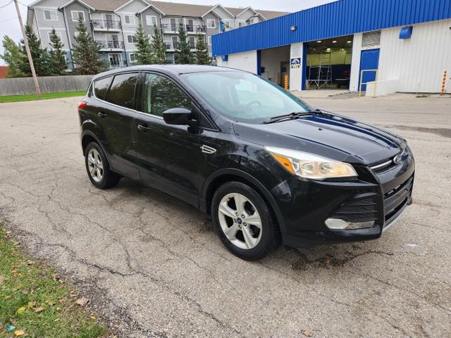 2015 Ford Escape SE 4 CYLINDER WITH BACKUP CAMERA!! in Cars & Trucks in Winnipeg