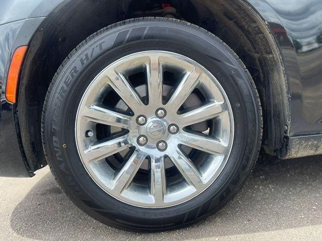2018 CHRYSLER 300S / 3.6L V6 / LOW KM!!! in Cars & Trucks in Edmonton - Image 2