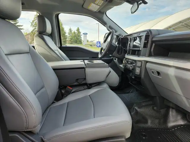 2025 Ford Super Duty F-350 SRW XL|OFF ROAD PKG|HD dans Autos et camions dans Calgary - Image 18