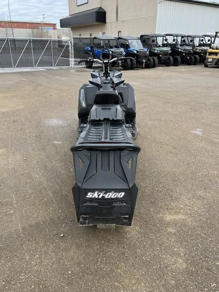 2018 Ski-Doo Summit SP Shot PowderMax Light 3.0 FlexEdge Rotax 8 in Snowmobiles in Regina - Image 4