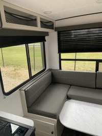 Coachmen Spirit SBT16RDB- Enjoy the ease of lightweight towing with this 3,020lbs trailer. Enjoy a n... (image 9)