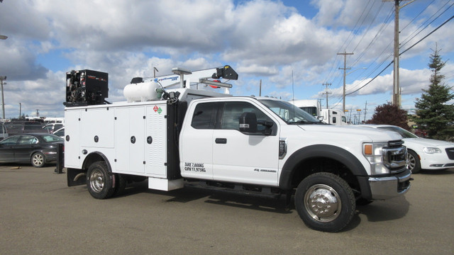 2020 Ford F-550 XLT EXTENDED CAB SERVICE TRUCK WITH CRANE in Heavy Equipment in Edmonton - Image 4