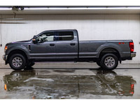 **ONE OWNER - ACCIDENT FREE** 49,326 KM This 2022 Ford F-250 4x4 Crew Cab XLT FX4 Longbox is powered... (image 2)