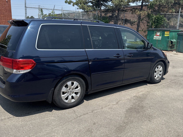 2010 Honda Odyssey EX-L Passenger Van Automatic in Cars & Trucks in Mississauga / Peel Region - Image 4