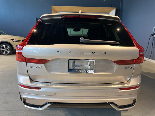 2024 Volvo XC60 B5 AWD Plus Dark Theme in Cars & Trucks in Edmonton - Image 4