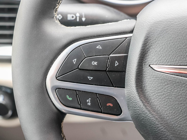 2024 Chrysler Grand Caravan SXT STOW N GO | CARPLAY | BACKUP... in Cars & Trucks in London - Image 4