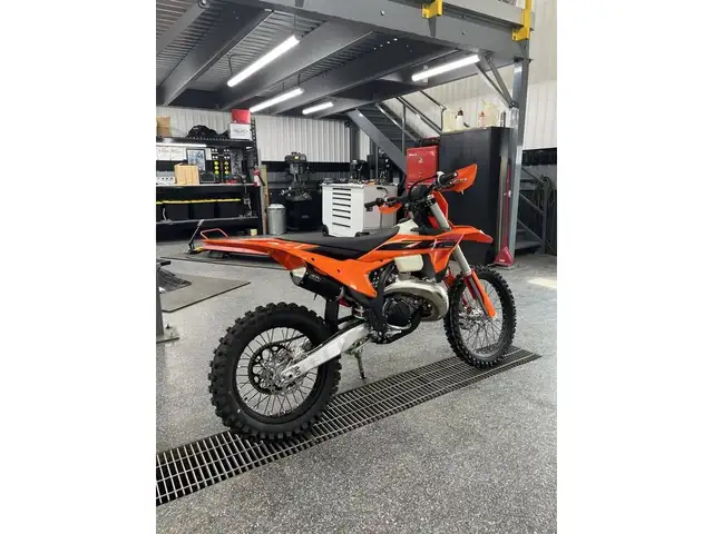 2025 KTM 250 XC in Dirt Bikes & Motocross in Granby - Image 3